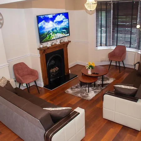 Royale Green View House- Free Parking, Wifi, Perfect For Contractors And Holiday Northampton Exterior photo