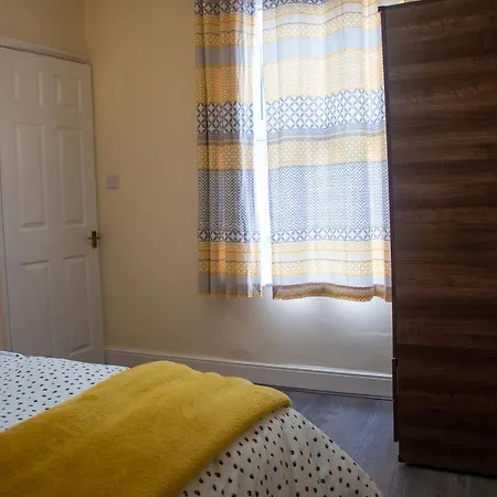 Royale Green View House- Free Parking, Wifi, Perfect For Contractors And Holiday Northampton Exterior photo