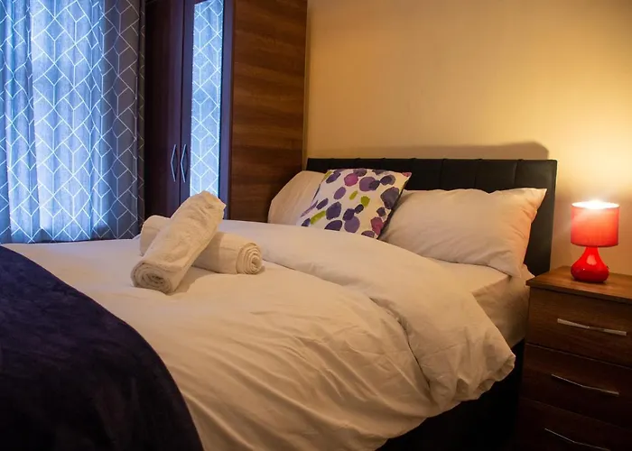 Royale Green View House- Free Parking, Wifi, Perfect For Contractors And Holiday