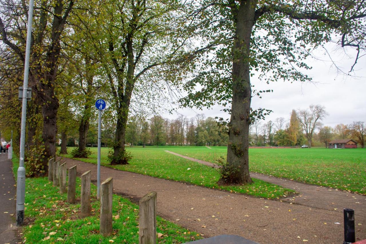 Holiday home Royale View House- Free Parking, Wifi, Perfect For Contractors And Northampton