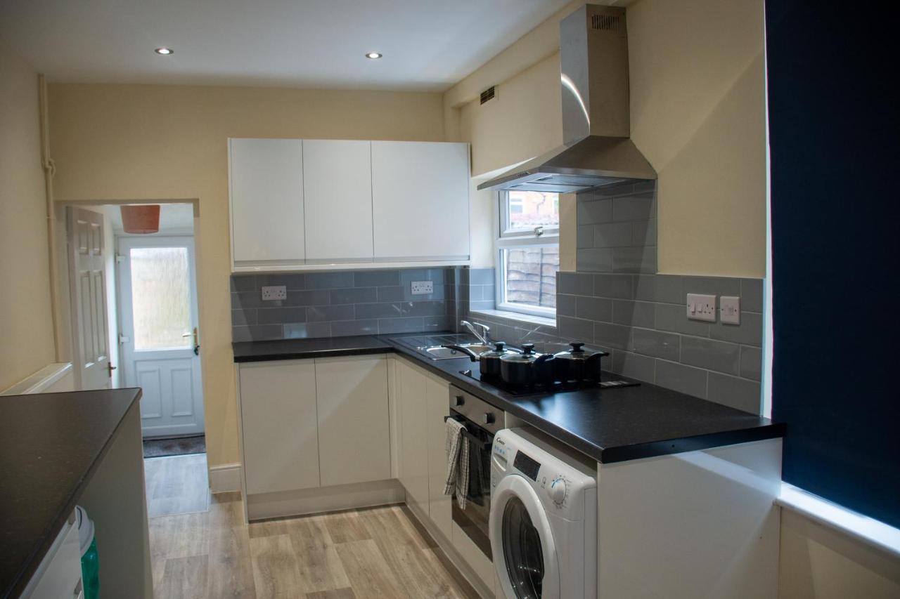 Royale View House- Free Parking, Wifi, Perfect For Contractors And Holiday home *