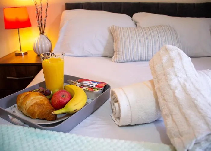Royale Green View House- Free Parking, Wifi, Perfect For Contractors And Holiday